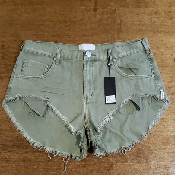 One Teaspoon Women's Olive Green Distressed Khaki Rollers Shorts 32 - Picture 1 of 8